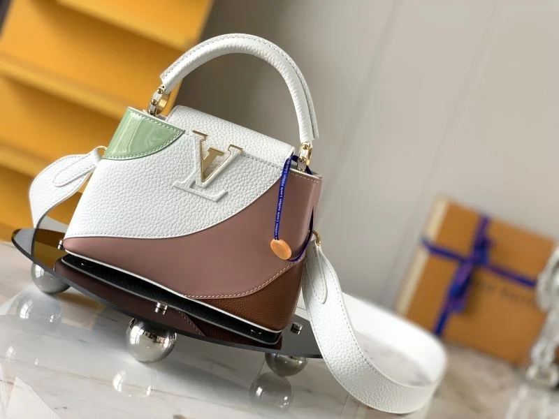 Reliable Louis Vuitton Capucines BB Bags 39801