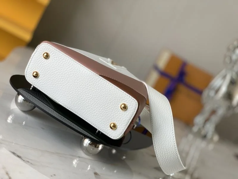 Reliable Louis Vuitton Capucines BB Bags 39801