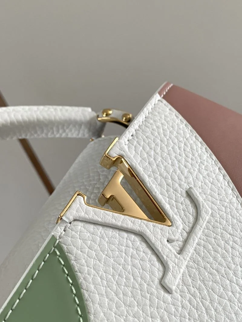 Reliable Louis Vuitton Capucines BB Bags 39801