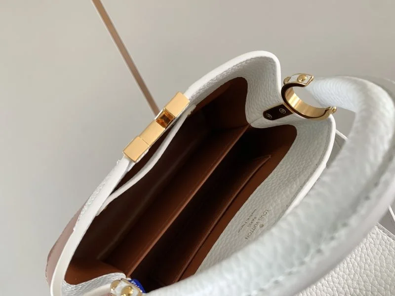 Reliable Louis Vuitton Capucines BB Bags 39801