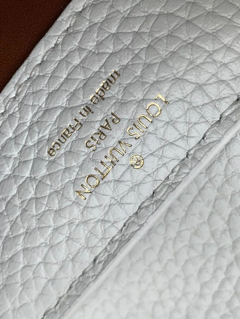 Reliable Louis Vuitton Capucines BB Bags 39801