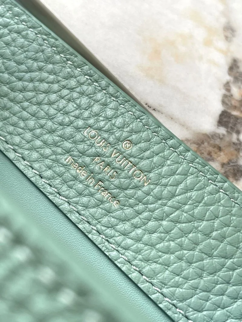 OdorResistant Louis Vuitton Capucines BB Bags 39790