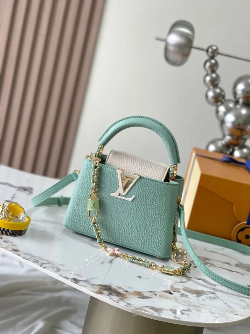 WrinkleFree Louis Vuitton Capucines BB Bags 39817