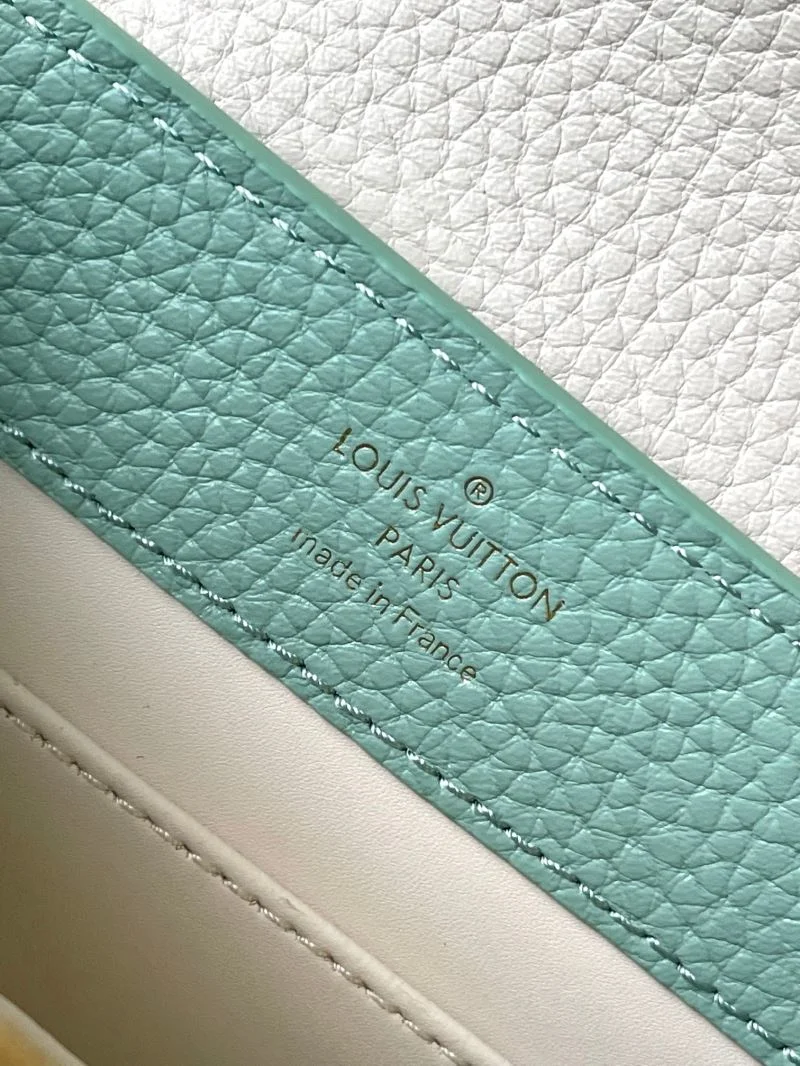 WrinkleFree Louis Vuitton Capucines BB Bags 39817