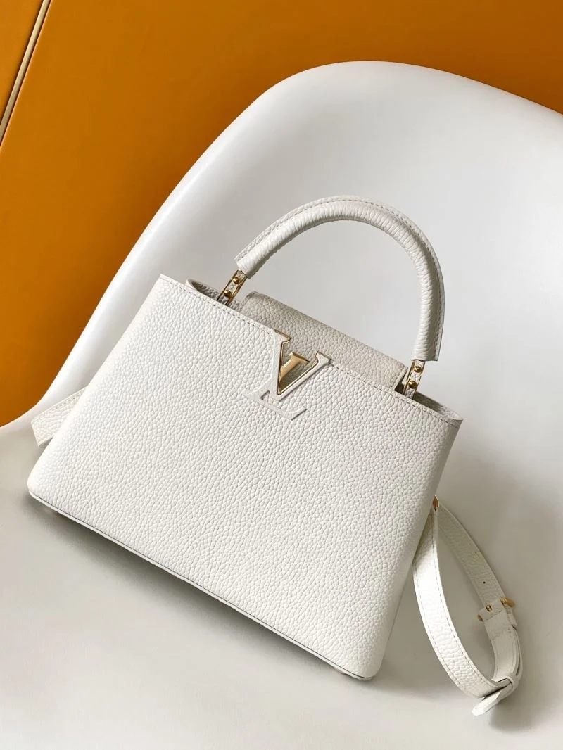 Sleek Louis Vuitton Capucines BB Bags 39774