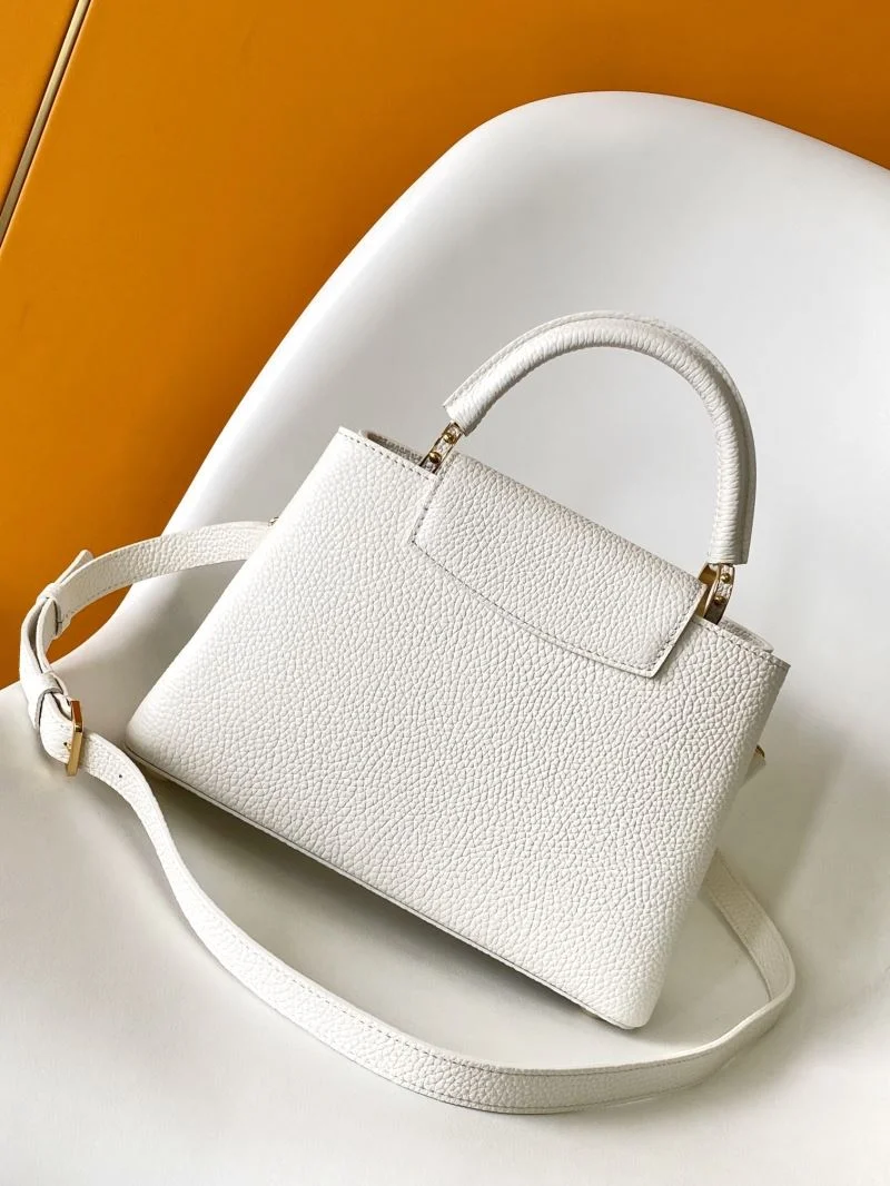 Sleek Louis Vuitton Capucines BB Bags 39774
