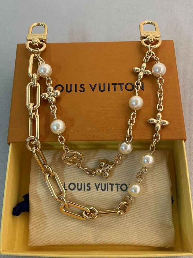 Louis Vuitton Chains SunProtective 262727