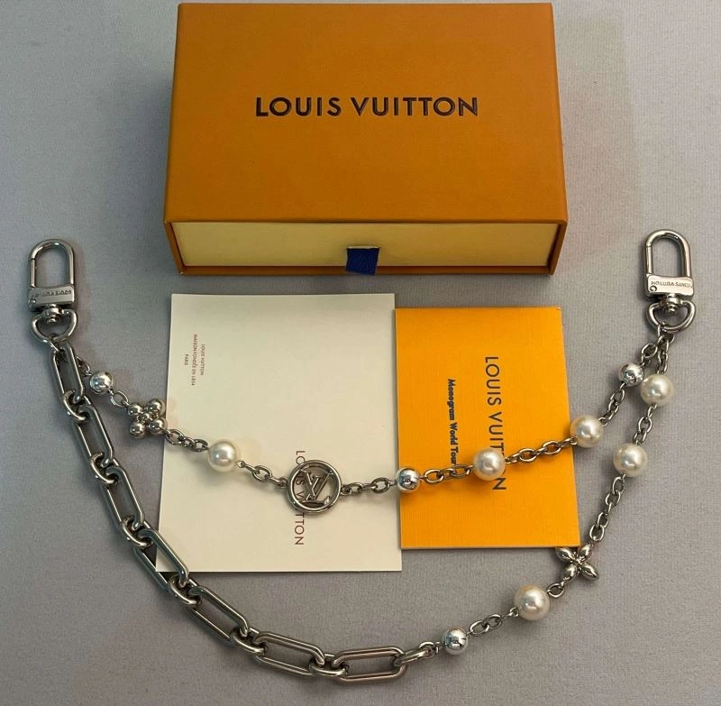 Louis Vuitton Chains Attractive 262719