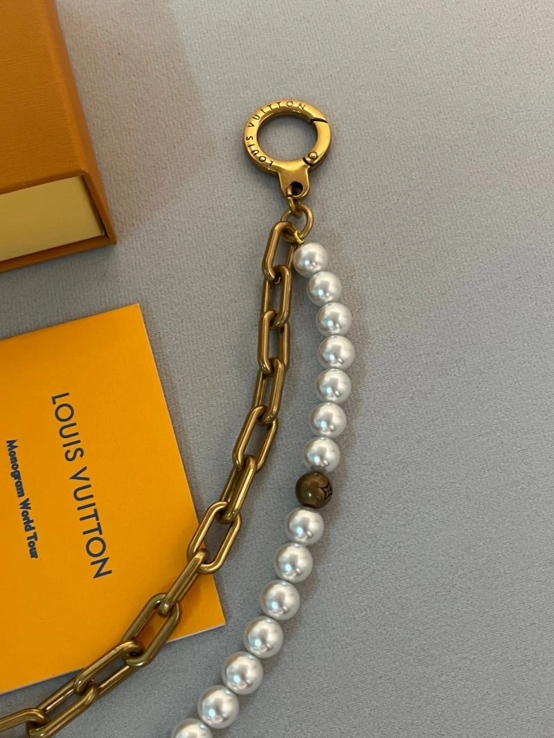 Modern Louis Vuitton Chains 262714
