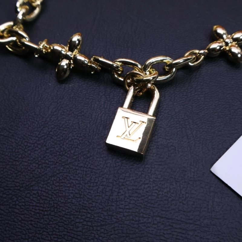 Louis Vuitton Chains Functional 262702