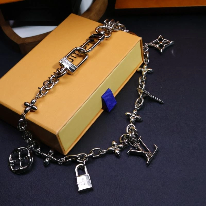 Contemporary Louis Vuitton Chains 262701