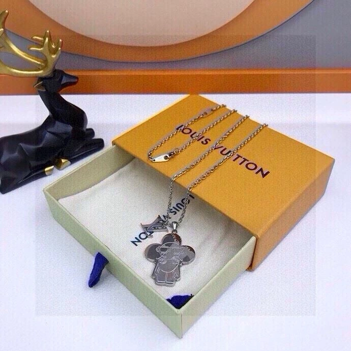 WaterResistant Louis Vuitton Chains 262700