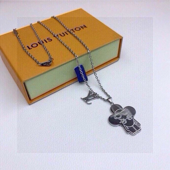 WaterResistant Louis Vuitton Chains 262700