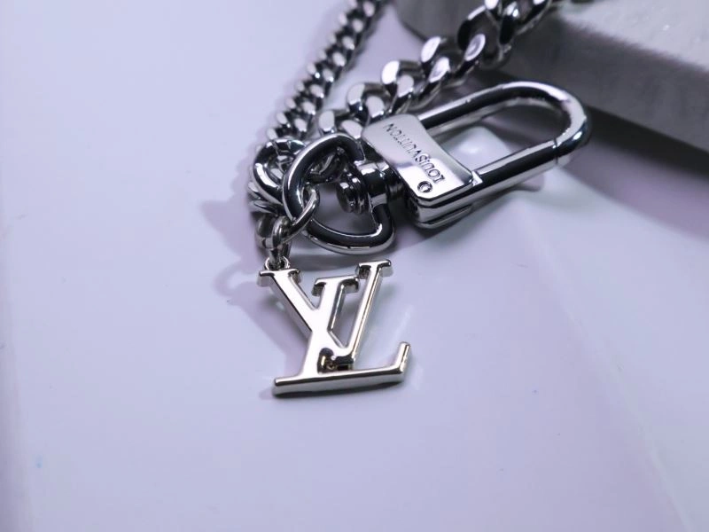 Louis Vuitton Chains Trendy 262698