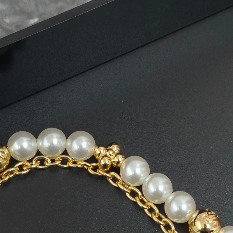 Louis Vuitton Chains Sporty 262688