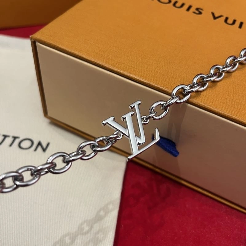 Louis Vuitton Chains Lightweight 262692