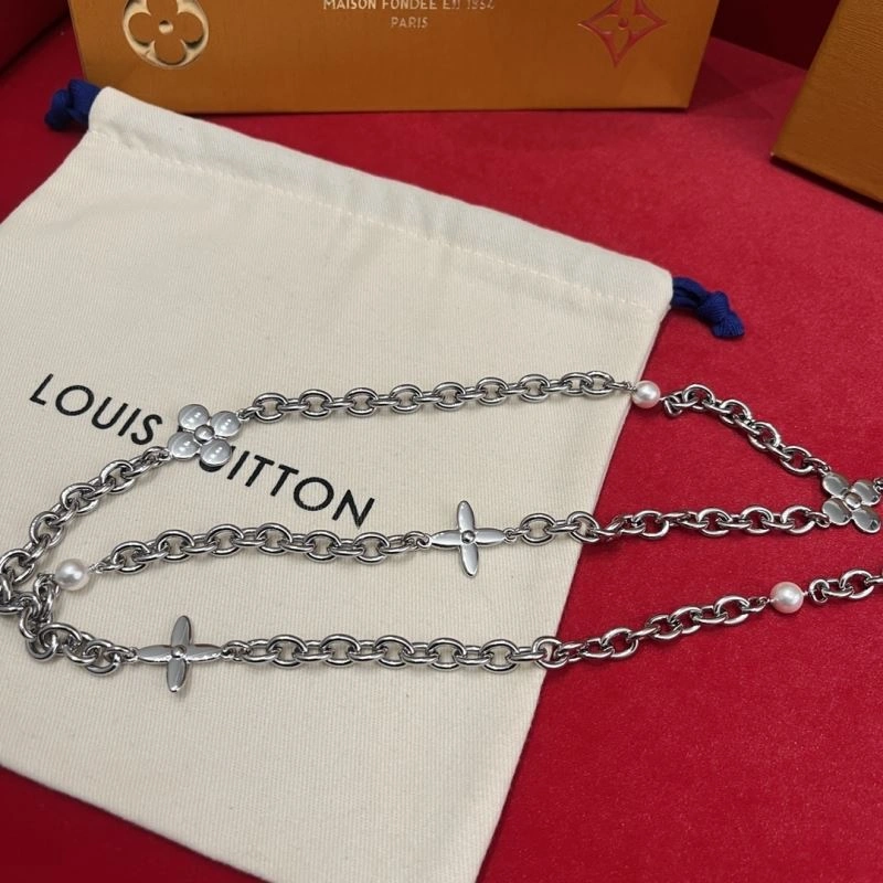 Louis Vuitton Chains Lightweight 262692