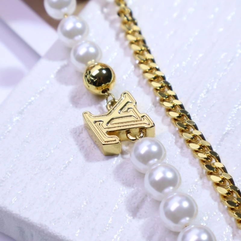 Practical Louis Vuitton Chains 262677