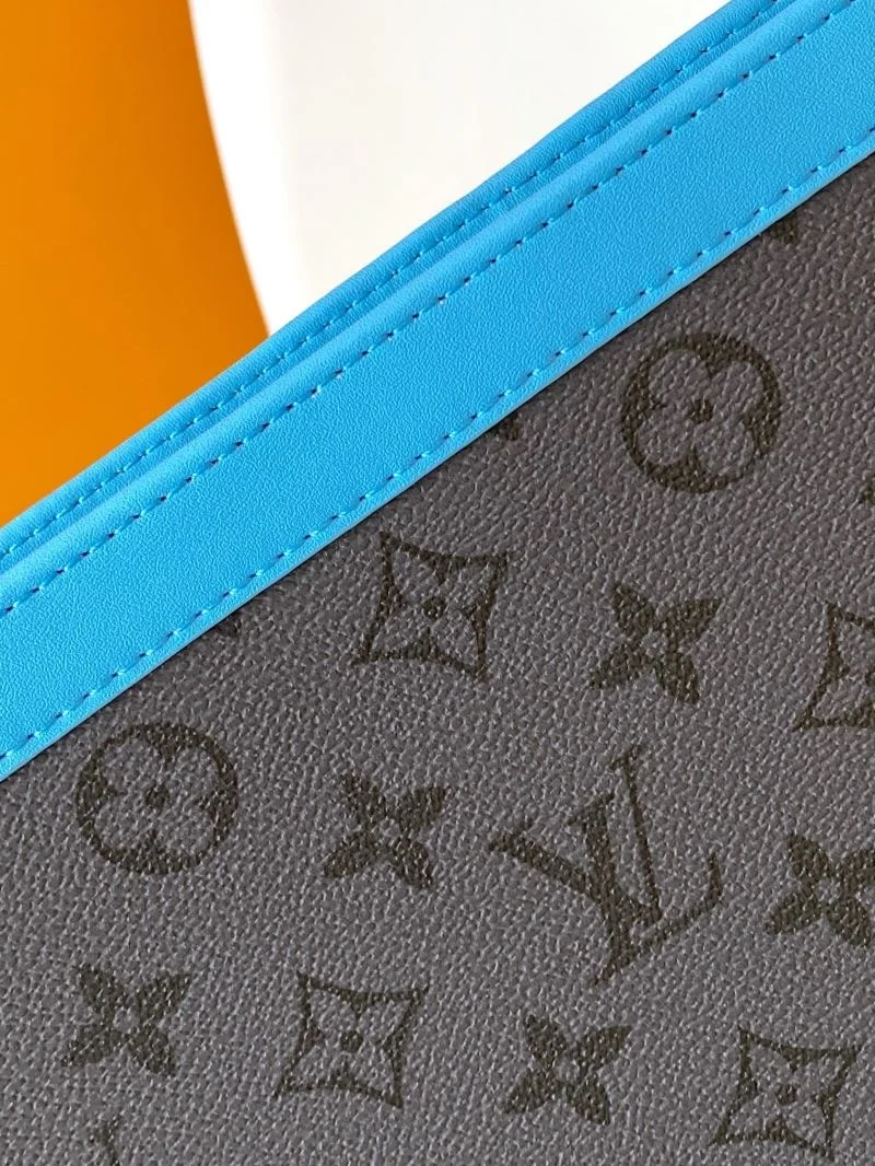 StreetReady Louis Vuitton Clutch Bags 43350