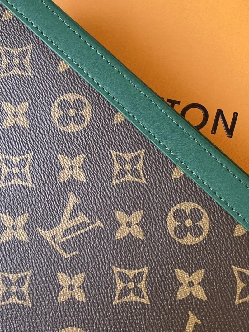 Louis Vuitton Clutch Bags Casual 43348