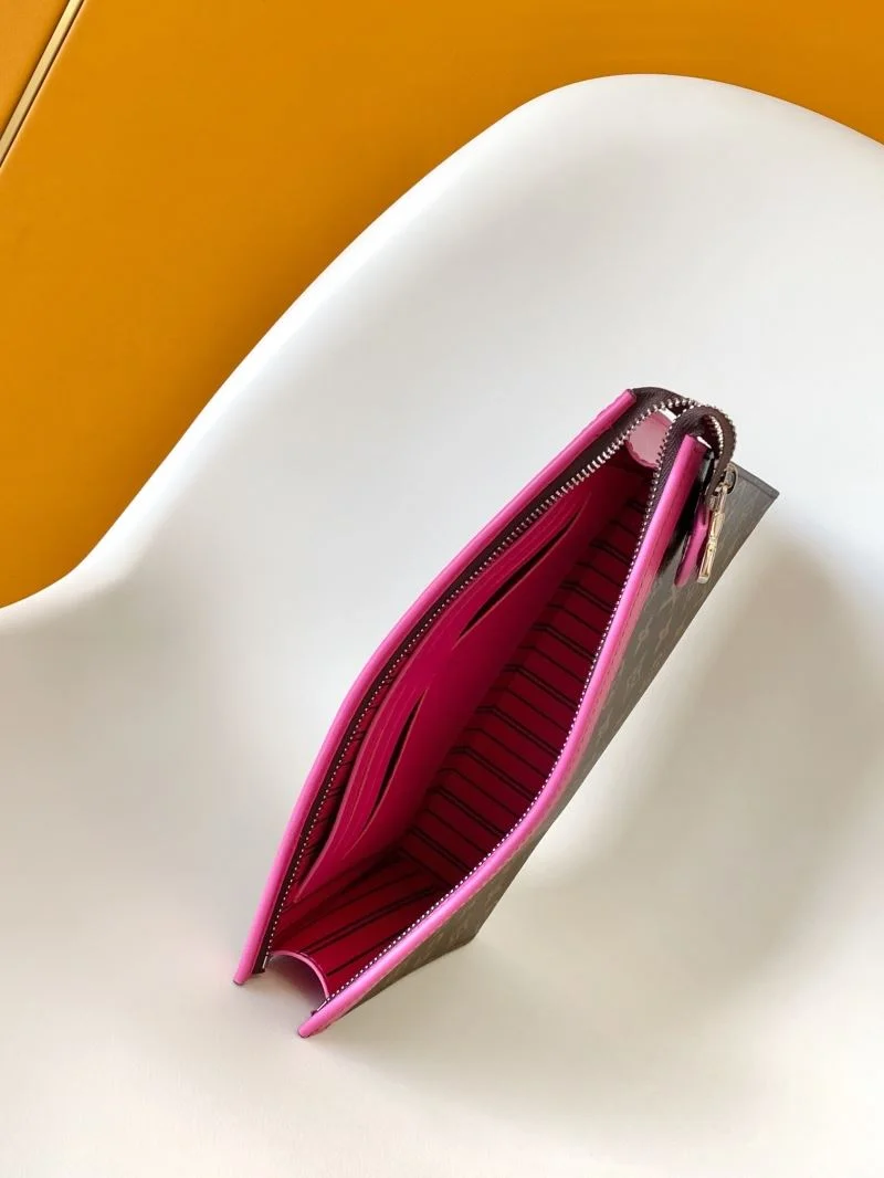 TravelReady Louis Vuitton Clutch Bags 43339