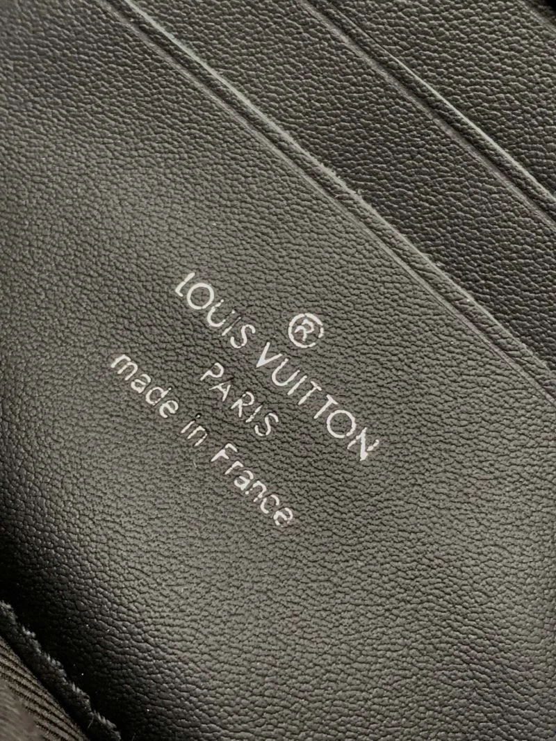 MultiPurpose Louis Vuitton Clutch Bags 42911