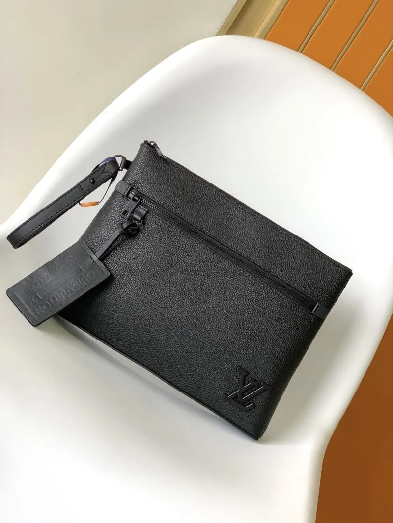 Seasonal Louis Vuitton Clutch Bags 42941