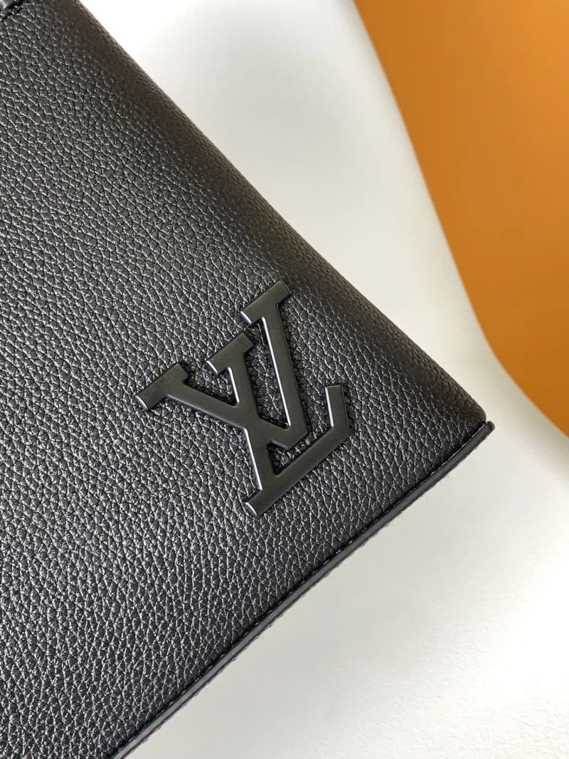 Seasonal Louis Vuitton Clutch Bags 42941