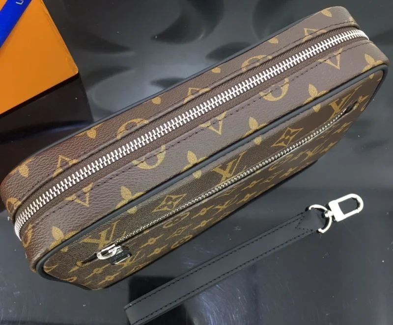 QuickDry Louis Vuitton Clutch Bags 41671