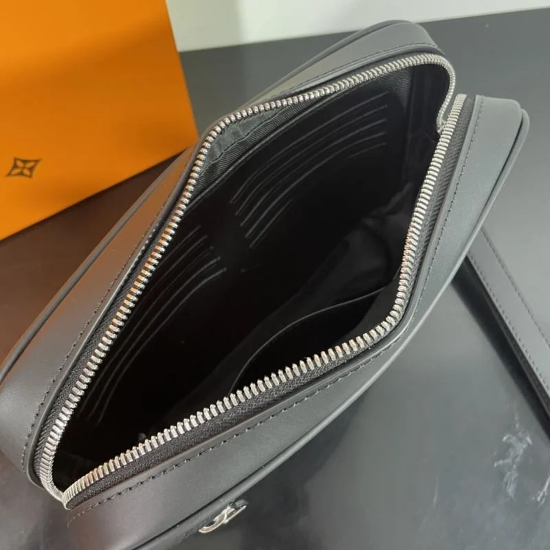 Breathable Louis Vuitton Clutch Bags 41622