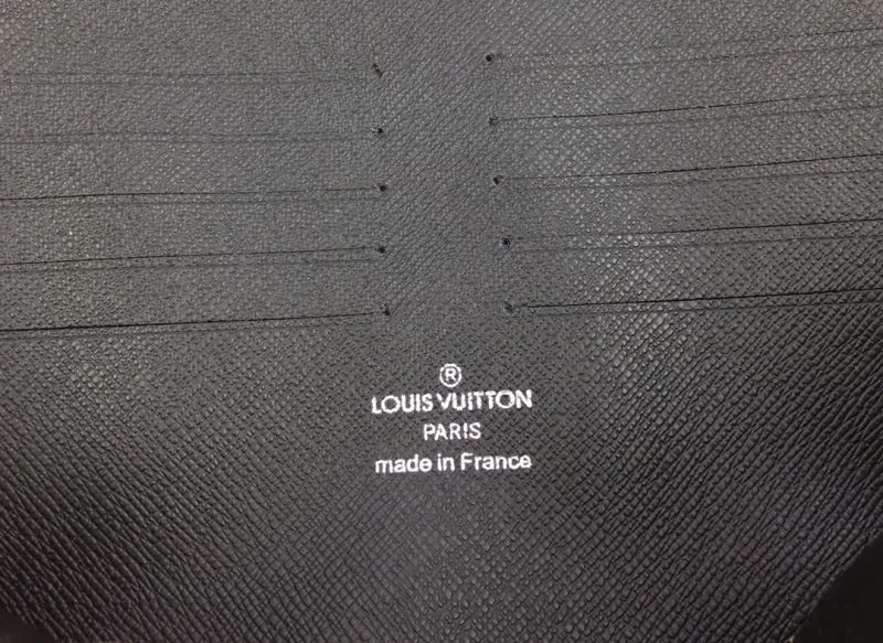 ZipUp Louis Vuitton Clutch Bags 41623