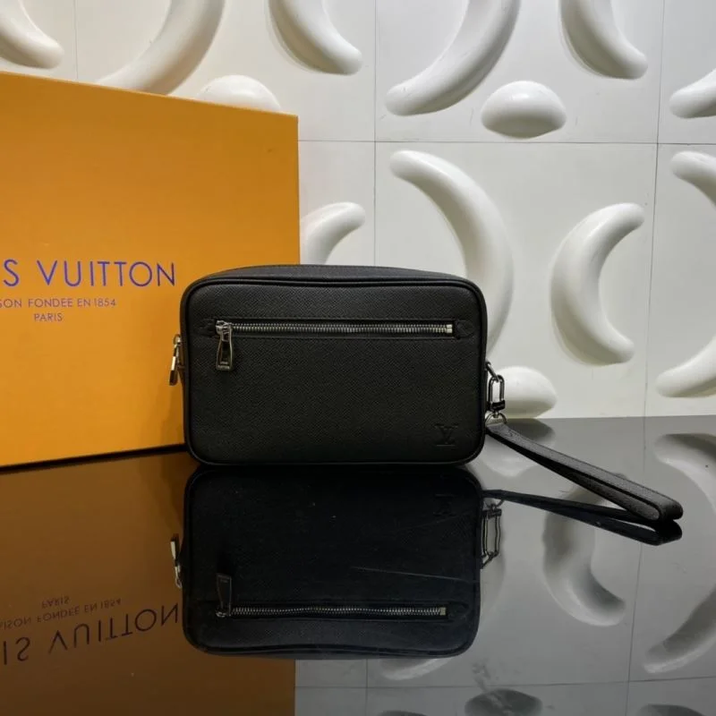 Minimalist Louis Vuitton Clutch Bags 41701