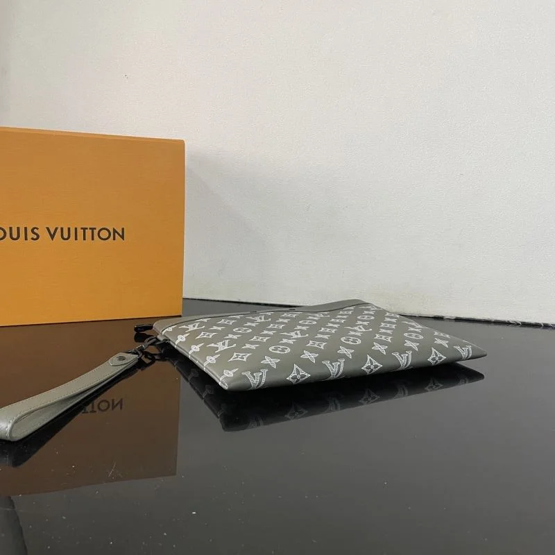 UrbanChic Louis Vuitton Clutch Bags 41619