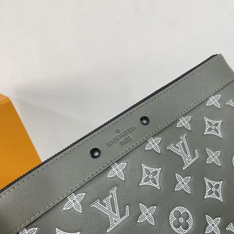 UrbanChic Louis Vuitton Clutch Bags 41619