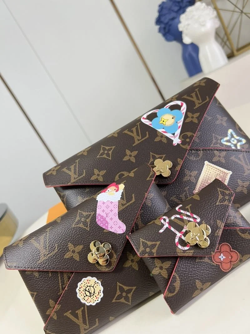MultiPurpose Louis Vuitton Clutch Bags 41240