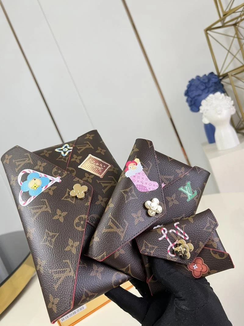 MultiPurpose Louis Vuitton Clutch Bags 41240