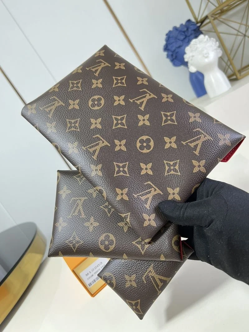 MultiPurpose Louis Vuitton Clutch Bags 41240