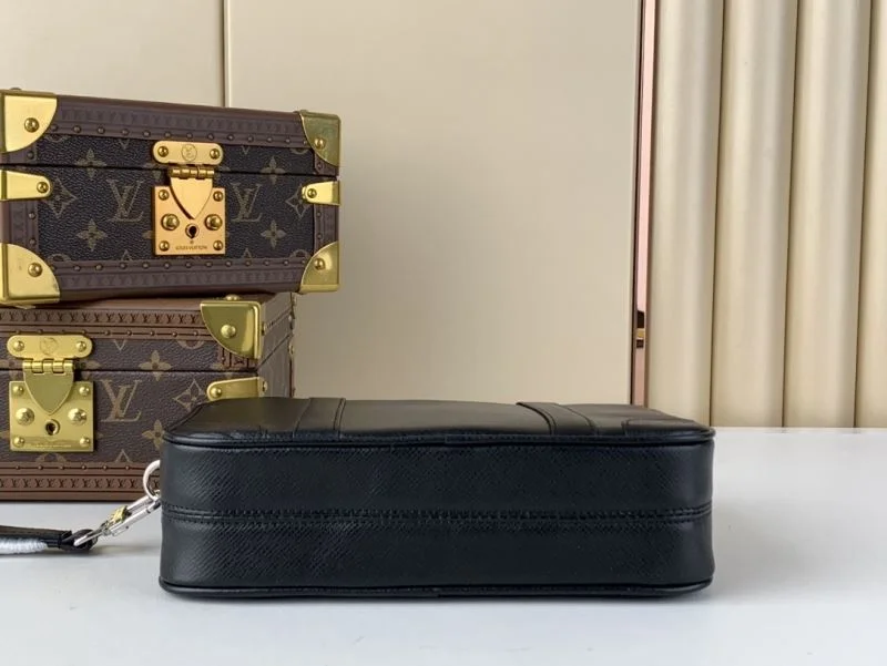 Louis Vuitton Clutch Bags Vibrant 40580