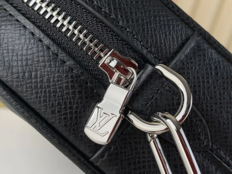 Louis Vuitton Clutch Bags Vibrant 40580