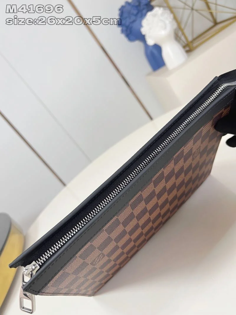 RelaxedFit Louis Vuitton Clutch Bags 40591
