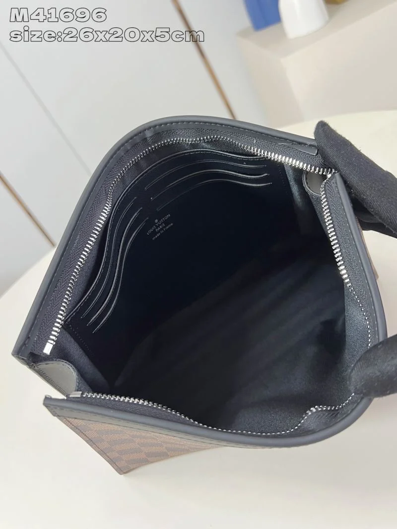 RelaxedFit Louis Vuitton Clutch Bags 40591