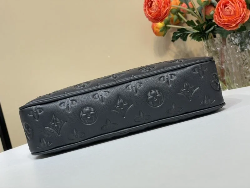 Louis Vuitton Clutch Bags TravelReady 40658