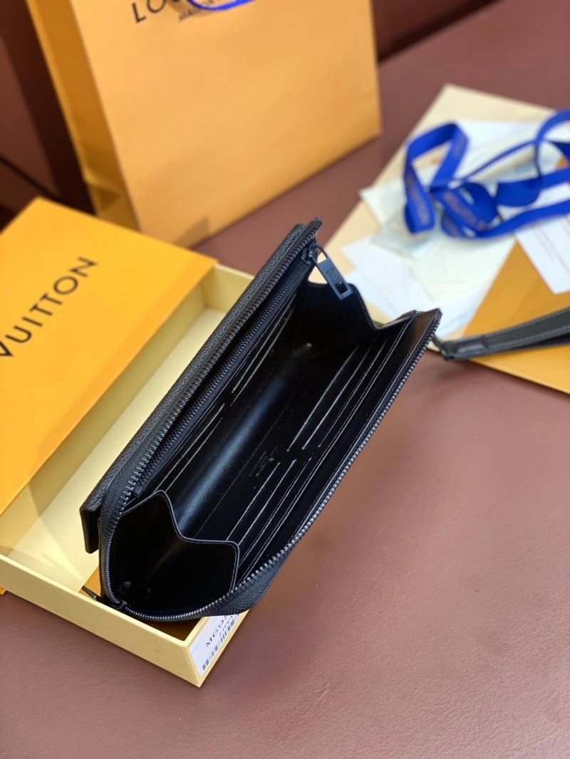 Seasonal Louis Vuitton Clutch Bags 57335