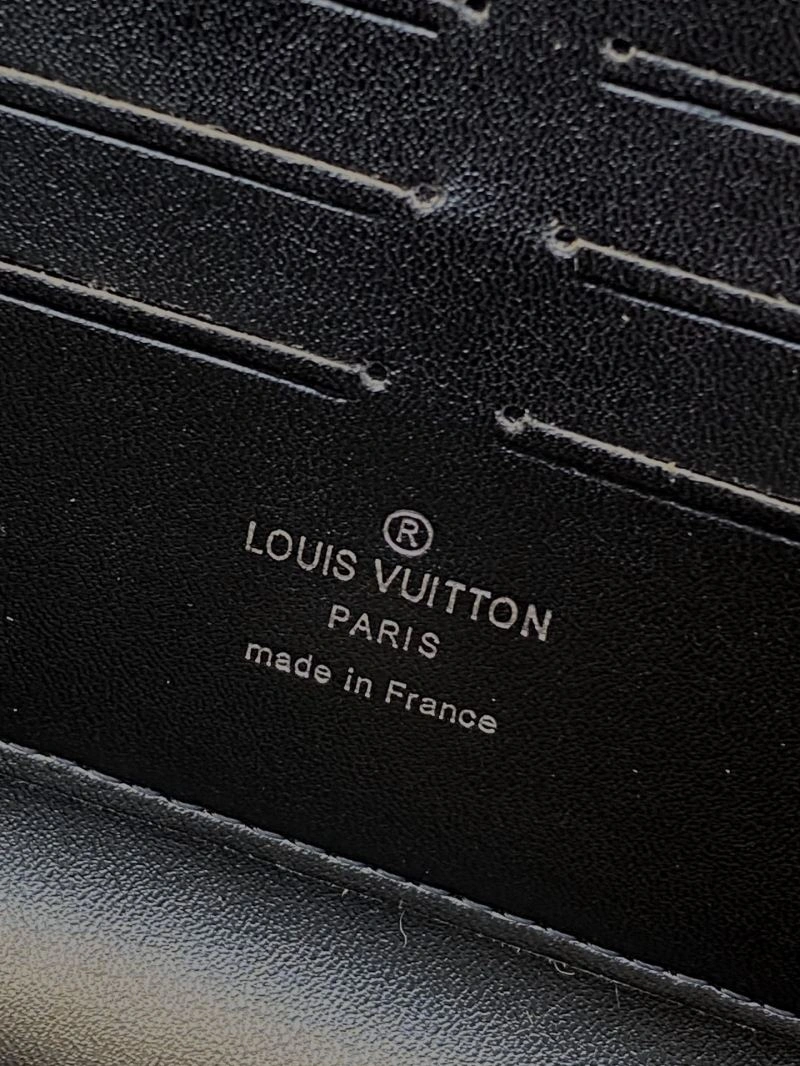 Seasonal Louis Vuitton Clutch Bags 57335