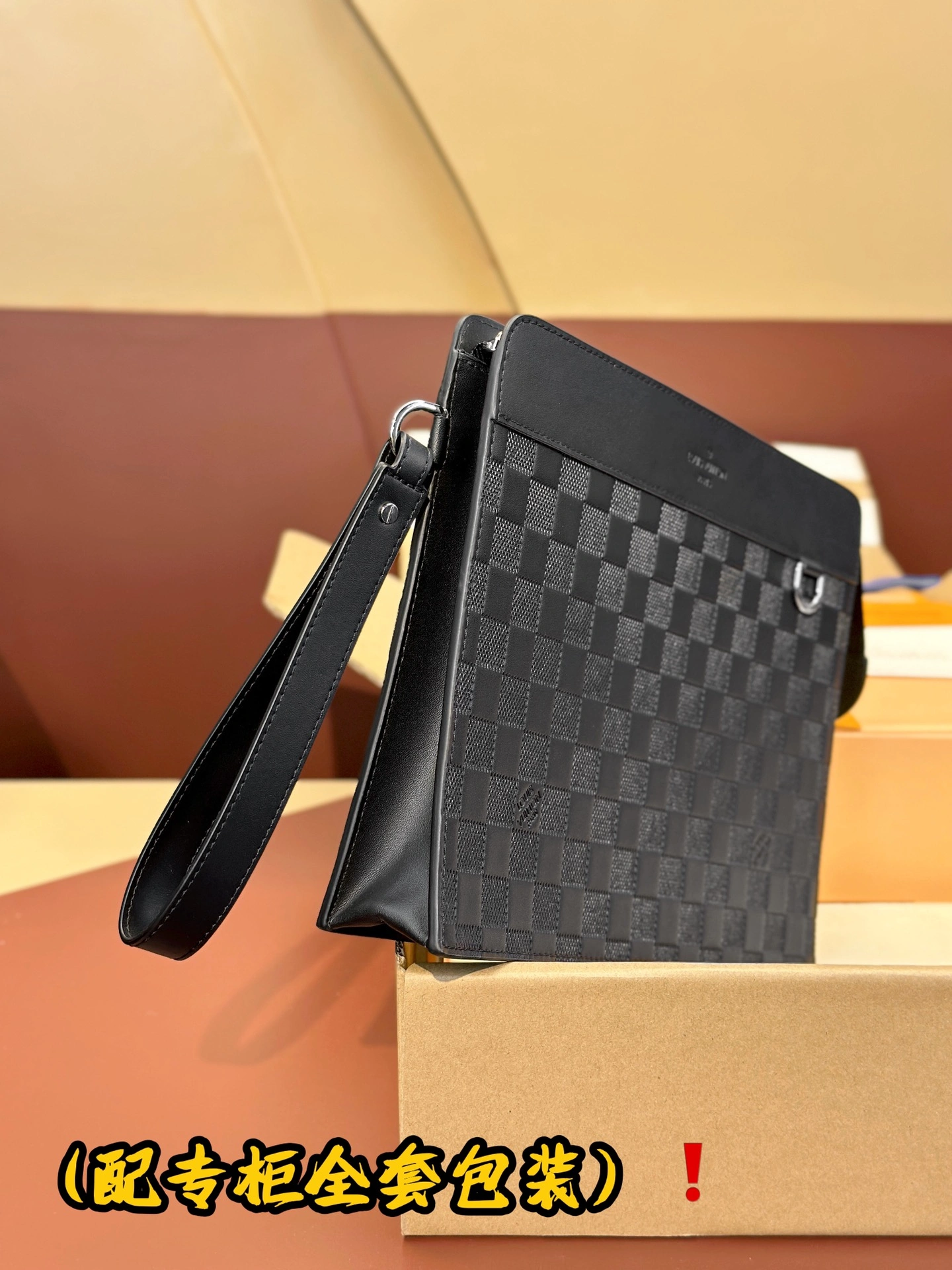 Flexible Louis Vuitton Clutch Bags 56368