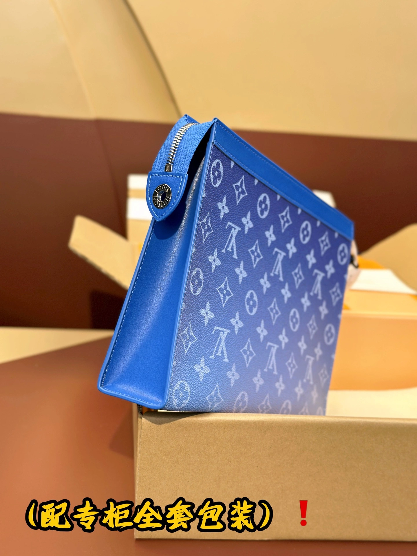 Louis Vuitton Clutch Bags Breathable 56372