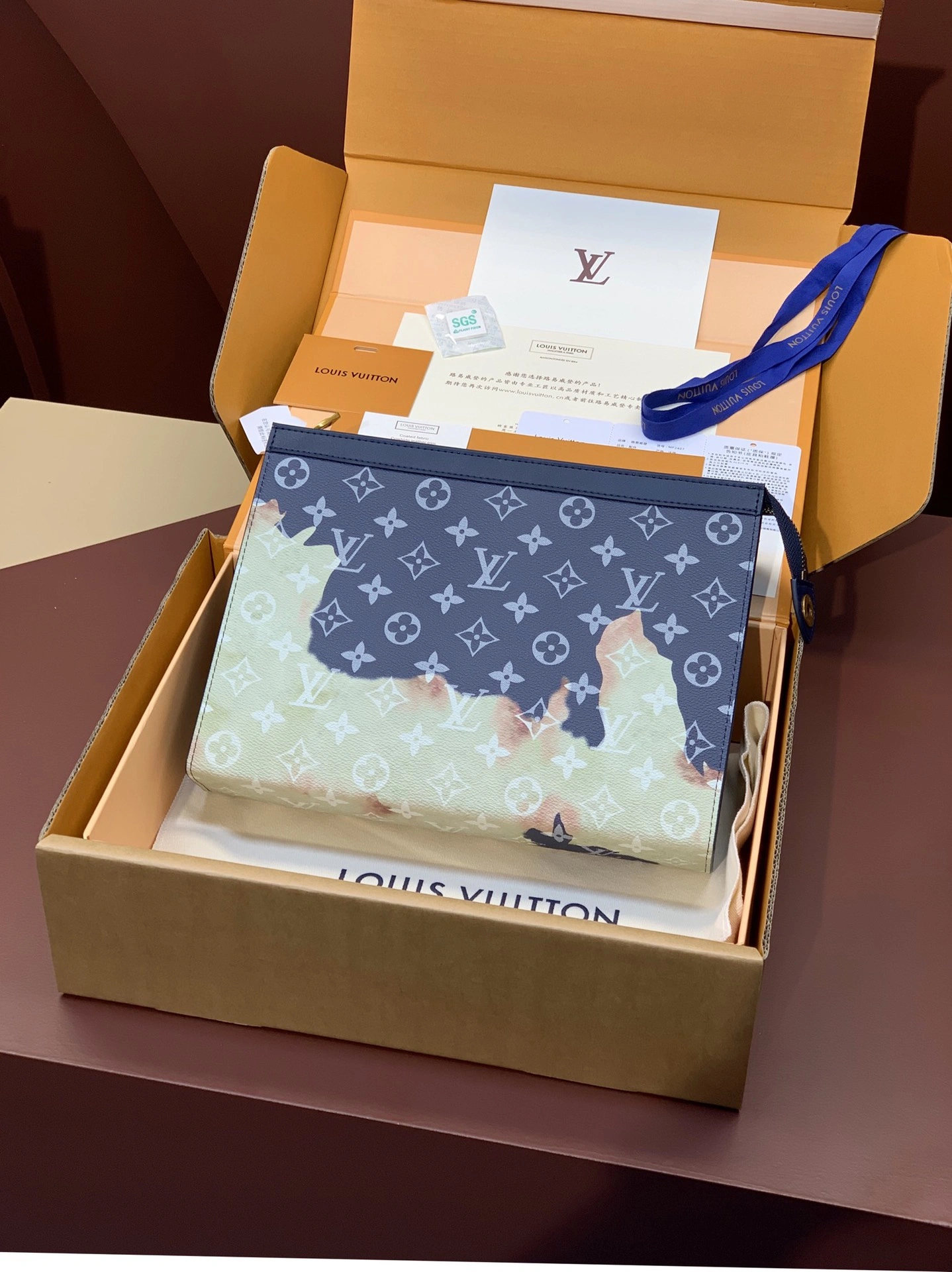 Contemporary Louis Vuitton Clutch Bags 56400