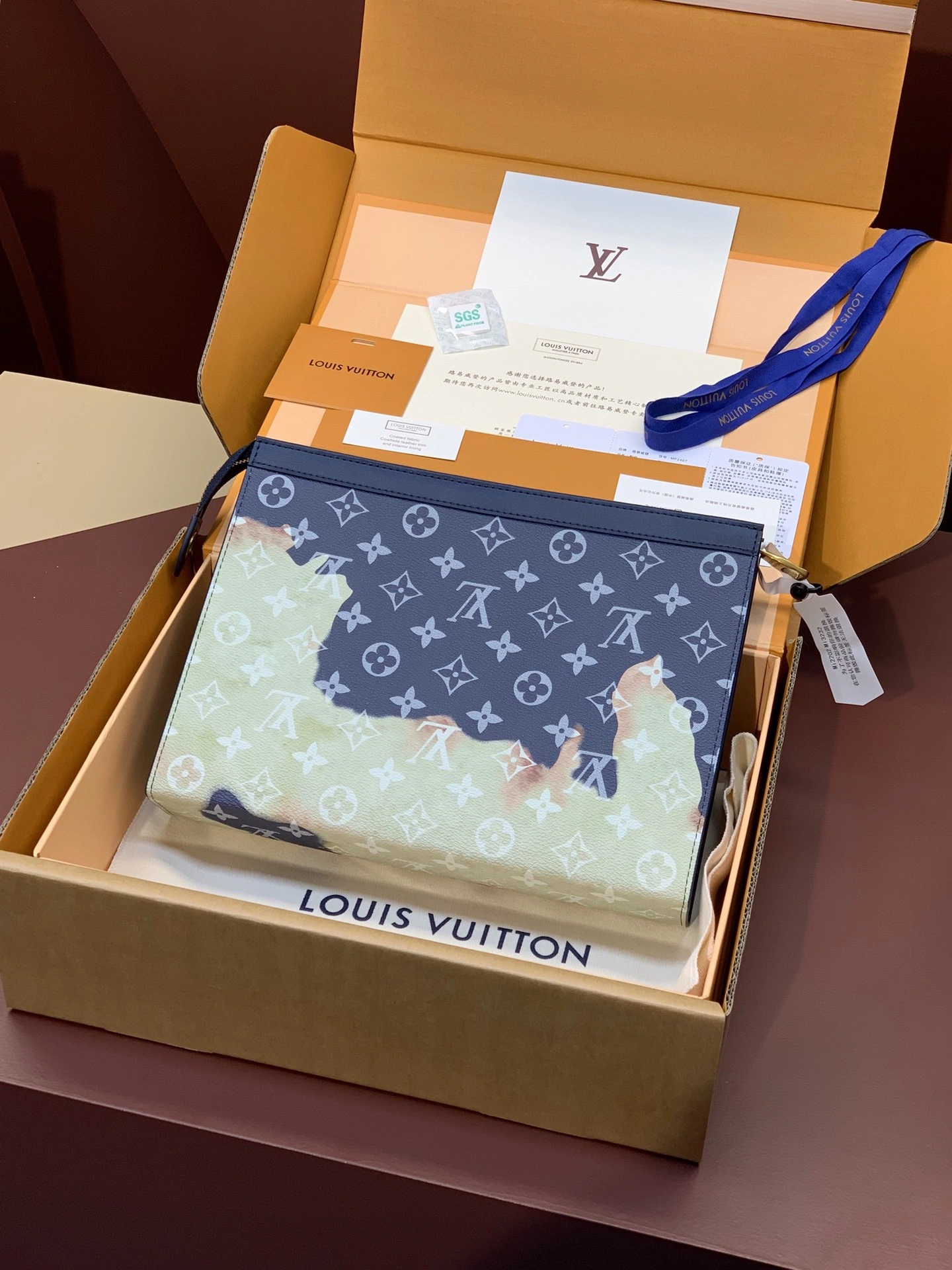 Contemporary Louis Vuitton Clutch Bags 56400