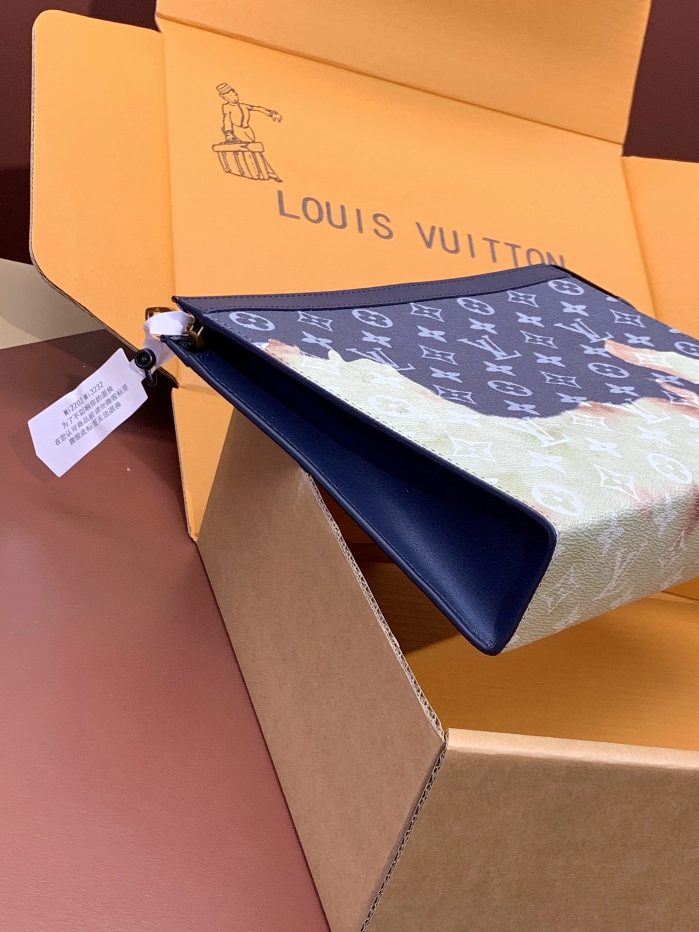 Contemporary Louis Vuitton Clutch Bags 56400