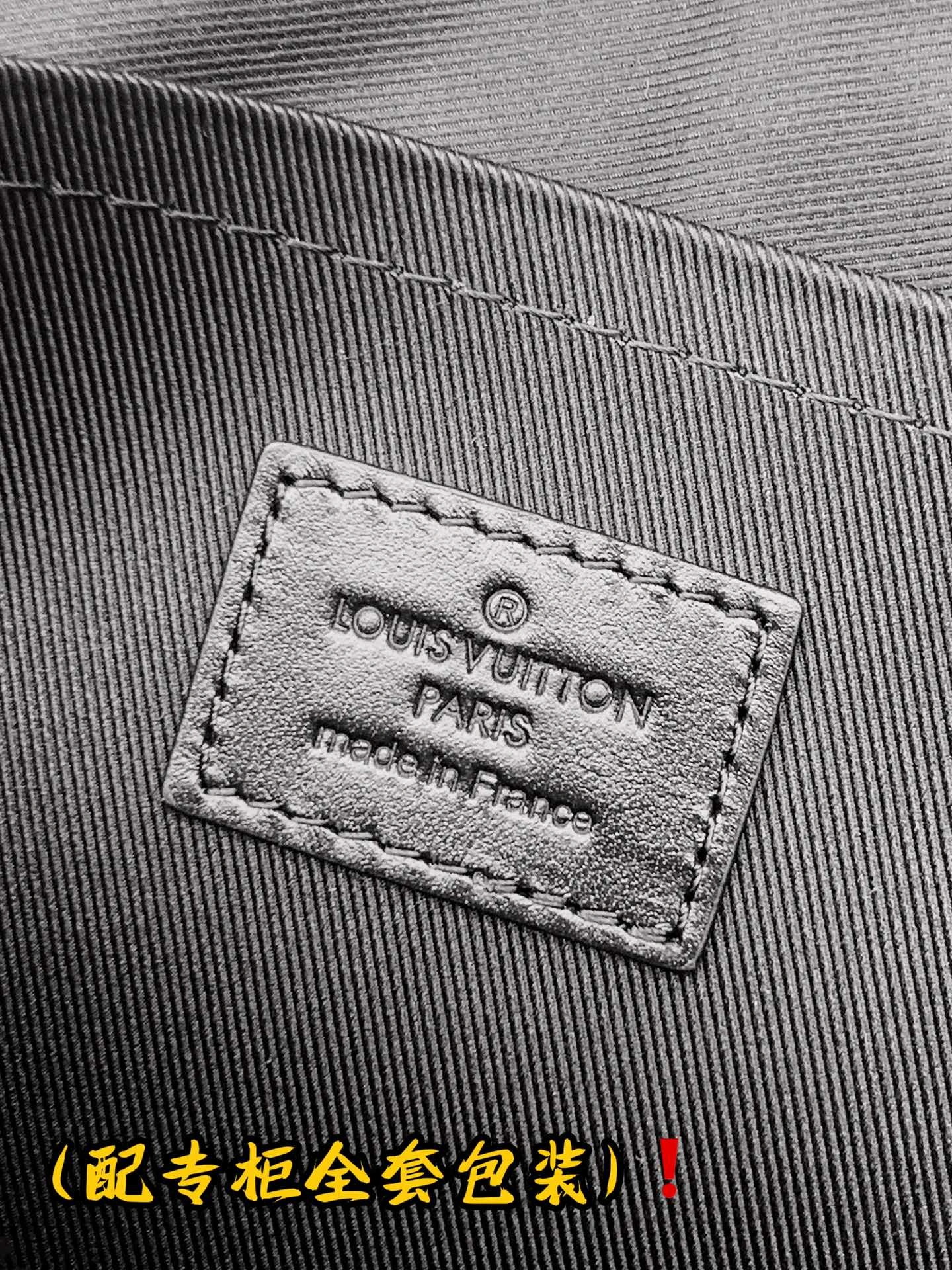 Supportive Louis Vuitton Clutch Bags 56350